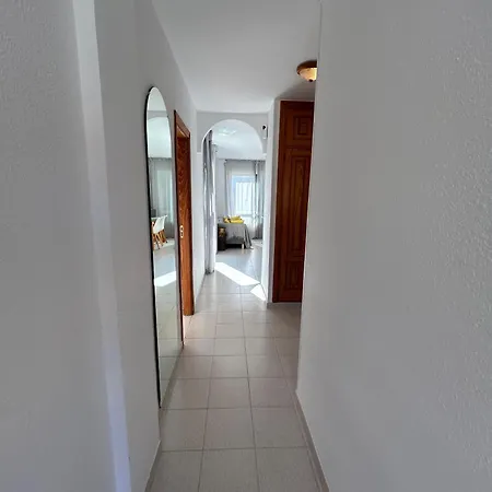 Amarilla Terrace Арона